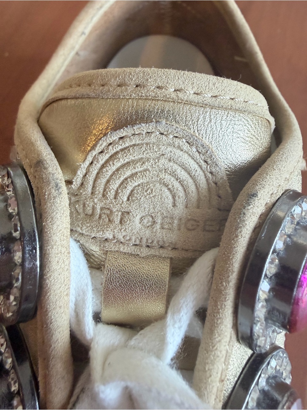 🩷💎 EUC Kurt Geiger Laney Octavia Gold Rainbow Jewel Sneakers EU 39 ✨ - Picture 7 of 11